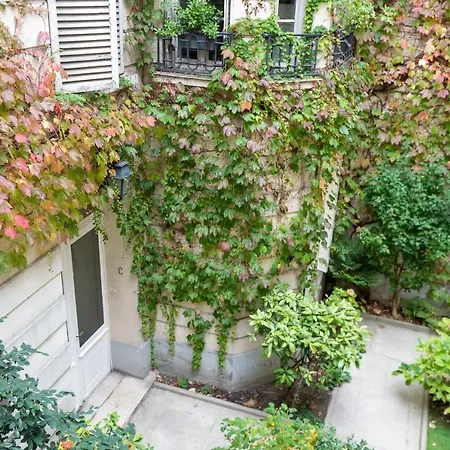 Superb Warm Apt Near Parc Monceau * Paris