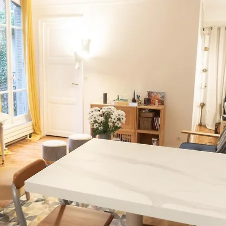 Superb Warm Apt Near Parc Monceau Apartment Paris